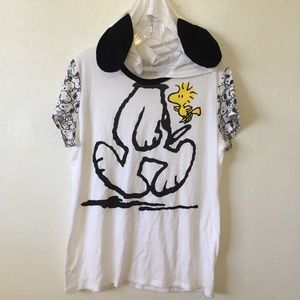 Peanuts black & white snoopy shirt A-25